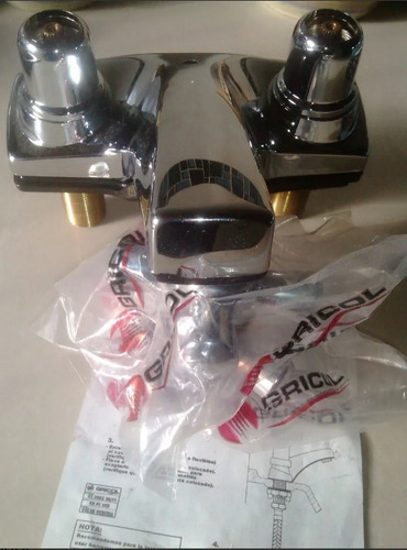 Imagen 3 de 4 de Llave Griferia Para Lavamanos 4 Pulgadas Colección Helvetia