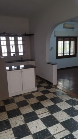 Imagen 2 de 14 de Casa Un Dormitorio Con Patio