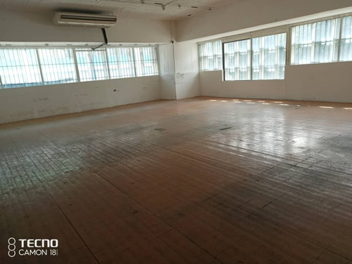 Imagen 18 de 27 de Alquiler De Planta Comercial En Edificio Boleita Sur
