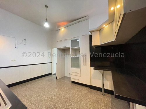 Casa Quinta En Venta Urb El Castaño Maracay Toda Remodelada Cocina Empotrada Puertas De Seguridad Amplia Y Cómoda Nela 25-1318