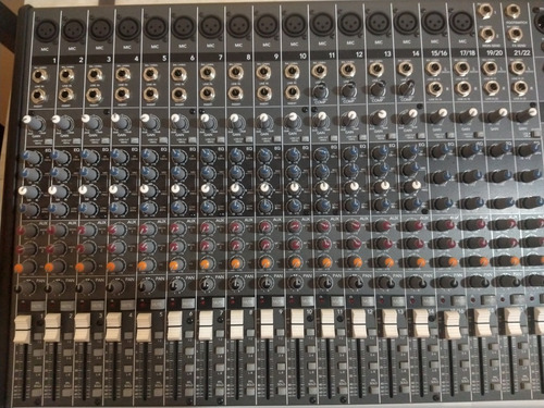 Mesa De Som Mackie Profx22 Com Equalizador E Efeito