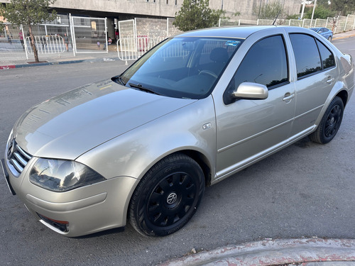 Volkswagen Jetta 2.0 L4 Mt