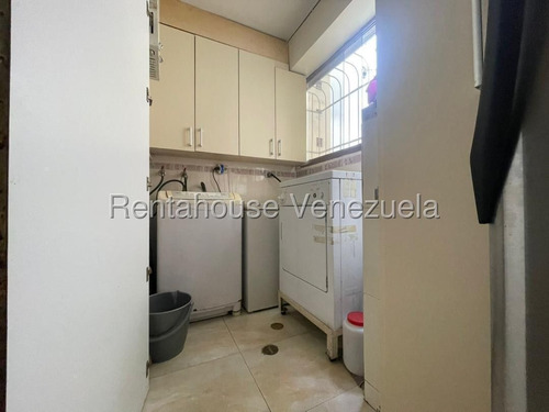 Cómodo Apartamento En Venta Lomas Del Avila 25-22429