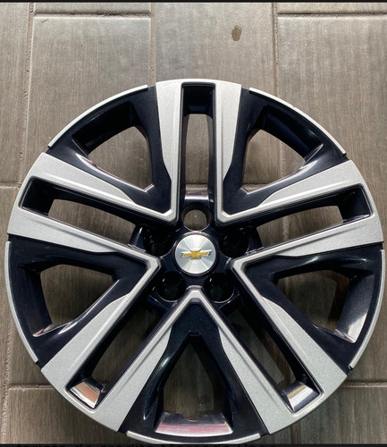 Tapon Polvera Chevrolet Tracker Black/silver #c/n 52168687 Gris/negro (Usado)