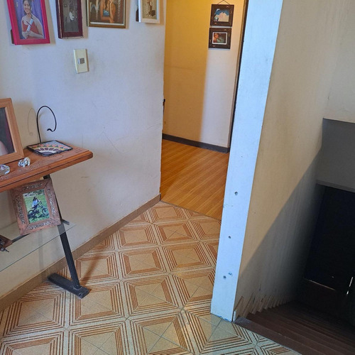 Casa En Venta - 6 Dormitorios 2 Baños - Cocheras - 200mts2 - Neuquen