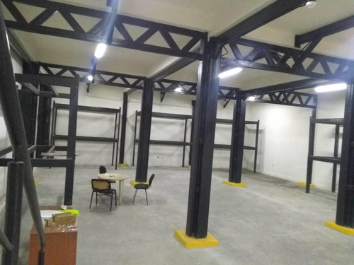 Galpones Con Locales En Venta En Centro Barquisimeto Lara -- %%m-c-t%% Cod. 23 Guion 2 3 5 2 2