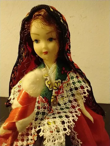Muñeca de plastico antigua sale