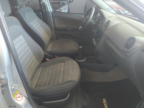 Volkswagen Voyage 1.6 Highline 101cv 2014 Gnc 5ta 2.014