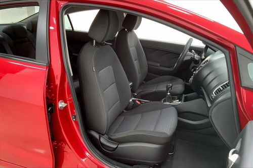 Imagen 7 de 25 de Kia Forte Sedan 4 Pts Lx, Tm6, A/ac, Bl, F Niebla, R-16