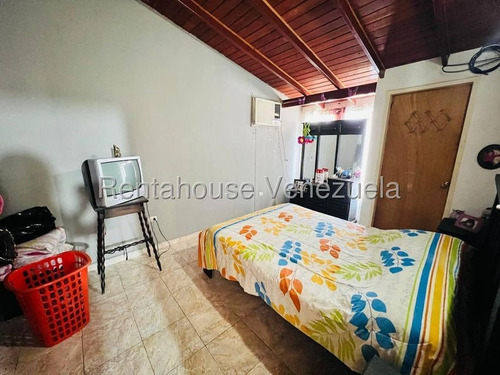 Rent-a-house Vende Hermoso Townhouse, Pozo De Agua, Macaro, Turmero, Estado Aragua, 25-20152 Gf.