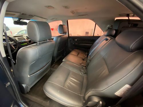 Toyota Hilux SW4 3.0 Srv Cuero 171cv 4x4 5at
