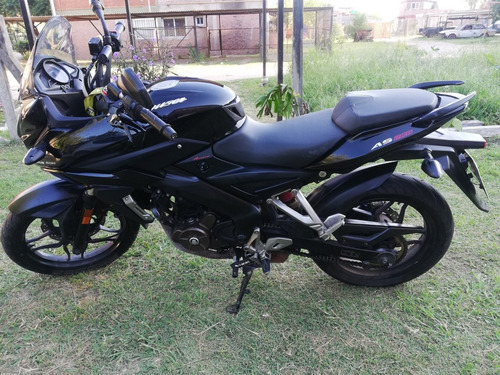 Rouser As 200