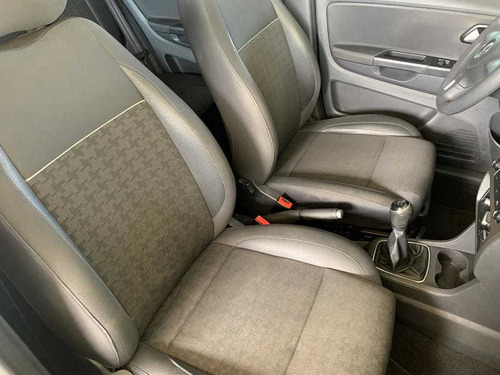 Volkswagen Fox Comfortline 1.6 8v
