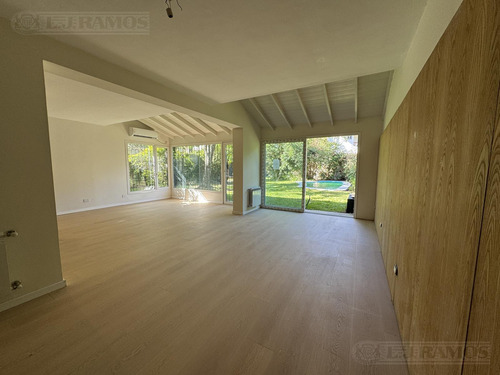 Impecable Casa En Venta A Estrenar , Reciclada A Nuevo, En Excelente Zona Acassuso.