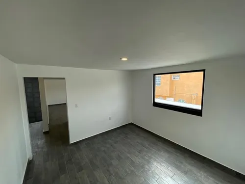 Rento O Vendo Casa Sola En Cacalomacan.
