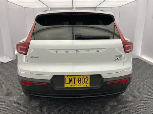 Volvo XC40 2.0 B5 Poll Star Hibrida