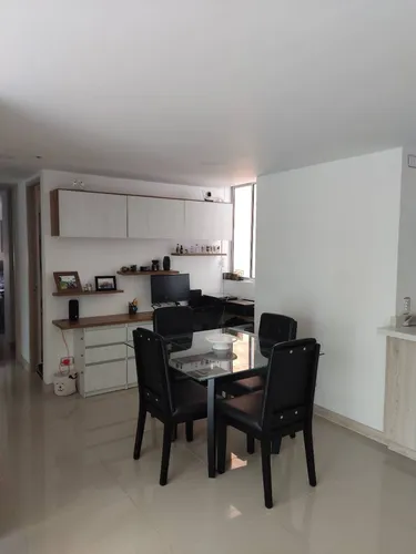Apartamento En Venta En La Ferrería. Cod V17026