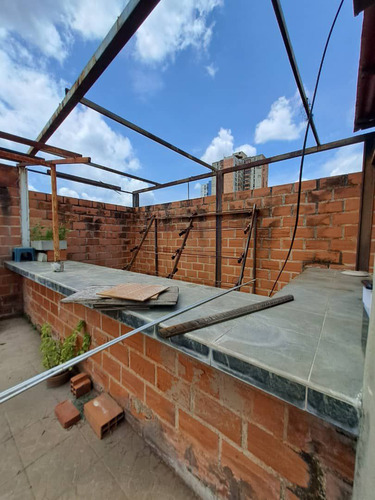 (rg) Venta Casa Urb. Las Quintas De Naguanagua - La Granja