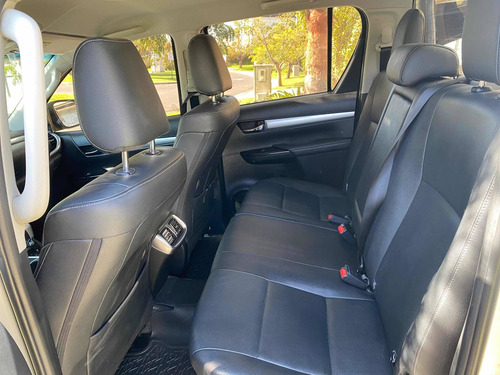 Toyota Hilux 2.8 Cd Srx 177cv 4x4 At 2018