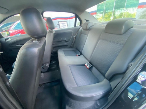 Imagem 8 de 8 de Volkswagen Voyage City 1.0 Ma