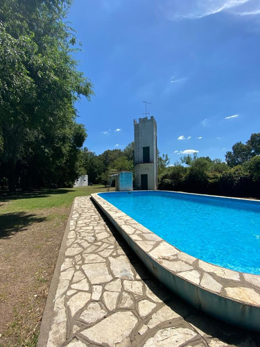 Casa Quinta Sobre French, Barrio Peluffo, Cañuelas