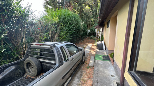 Casa En Venta De 4 Dorm. En Concepción