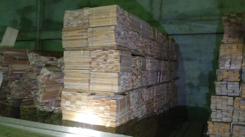 Piso De Parquet En Especie De Madera Teca