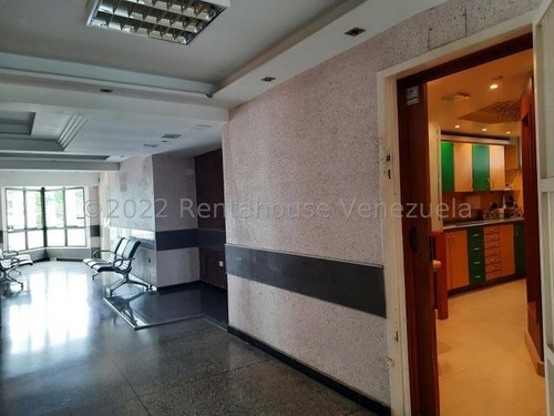 Imagen 2 de 8 de Consultorio Medico En Venta En Clínica Santa Rosalía. San Juan De Los Morros. 23-3857