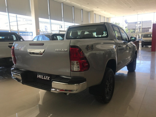 Toyota Hilux 2.8 Cd Sr 177cv 4x4