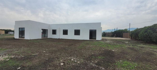 Casa Construida En Parcela, 4d 2b 2e Más Piscina En Venta
