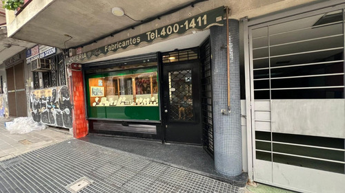 Alquiler Local Comercial, Centro Cordon Colonia Y Vazquez, Salon, Oficina Baño Y Subsuelo. 72 M2