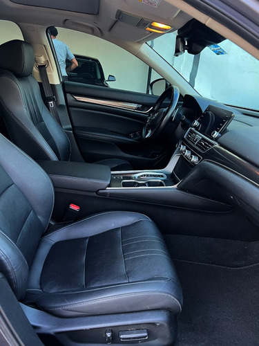 Honda Accord 2.0 Touring At