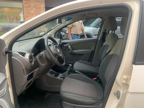 Imagem 3 de 12 de Fiat - Grand Siena Essence 1.6 16v