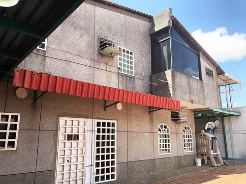 Local Comercial, Urb. Río Caura