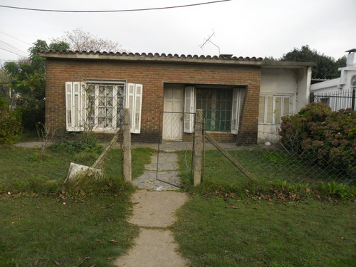 Vendo Casa En La Paz Viale  En Esquina Entrada Por Dos Calles Dolares 40.000
