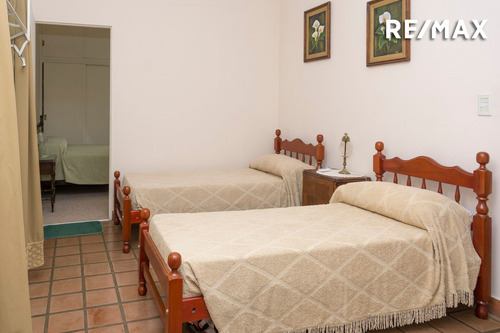 Casa 4 Dormitorios Venta La Aguada Terreno 7700 M2