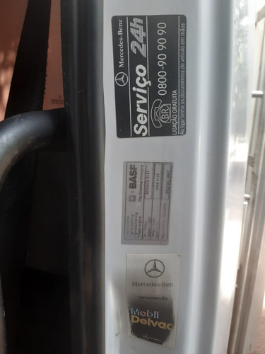 Imagem 15 de 15 de Mercedes Benz Atego 1418 2006 4x2 Baú Refrigerado