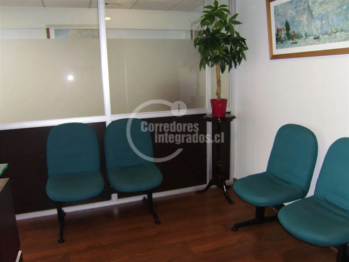 Oficina En Venta En Las Condes, Sector Clínica Las Condes.