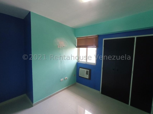 Imagen 10 de 24 de Apartamento En Venta En Las Chimeneas Valencia Carabobo 22-15641 Gerardo Guillén Rentahouse