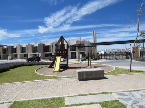 Casatuya, Casa En Venta En San Gerardo Modelo Viena. Aguasca