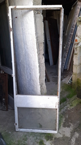 Puerta Hierro Con 1 Vidrio Sano 69x 184cm  