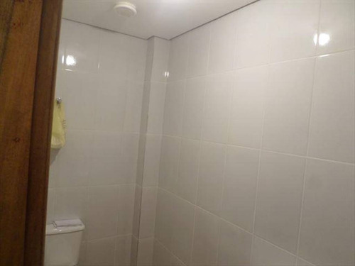 Imagem 24 de 26 de Loja Ampla 220 M² Área Util Sendo Térreo E 1° Andar Bem No Centro De São Vicente Exelente Para Lojas Grandes Ou Clinica Médica Ou Laboratório Médico E Ou Também Serve Para Cartorio Situado Em Rua De