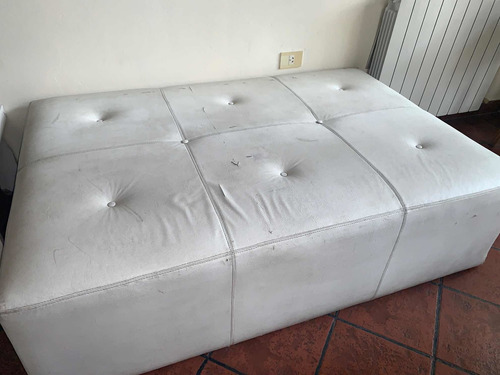 Sillón Grande Blanco Para Reparar Con Detalles