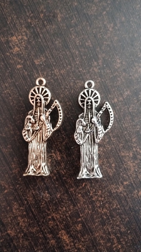 Santa Muerte Dije 5 Cms Plateada Dorada Acero Doble Vista