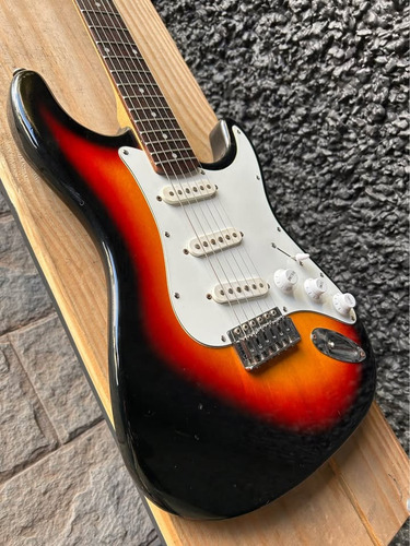 Guitarra Samick Sunburst Indonésia Antiga Bem Conservada! Destro Laranja (Usado)