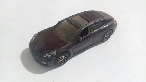 Matchbox Porsche Panamera 2010 Morado 