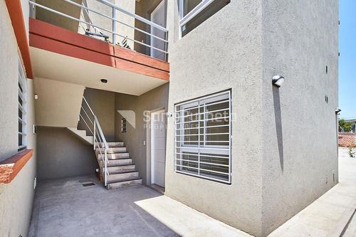Venta Departamento 2 Ambientes Hurlingham 1° A