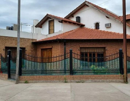 Casa Venta - 3 Dormitorios 2 Baños - 178mts2 Totales  - Bahia Blanca