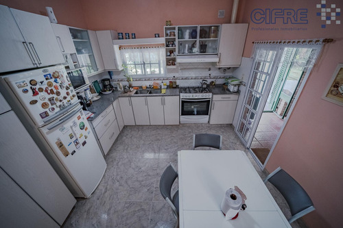 Casa En Lote Propio 5 Ambientes En Duplex Con Jardín Y Garaje. Lote 8.66 X 25