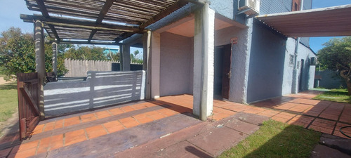 Complejo En Venta De 3 Apartamentos En La Paloma